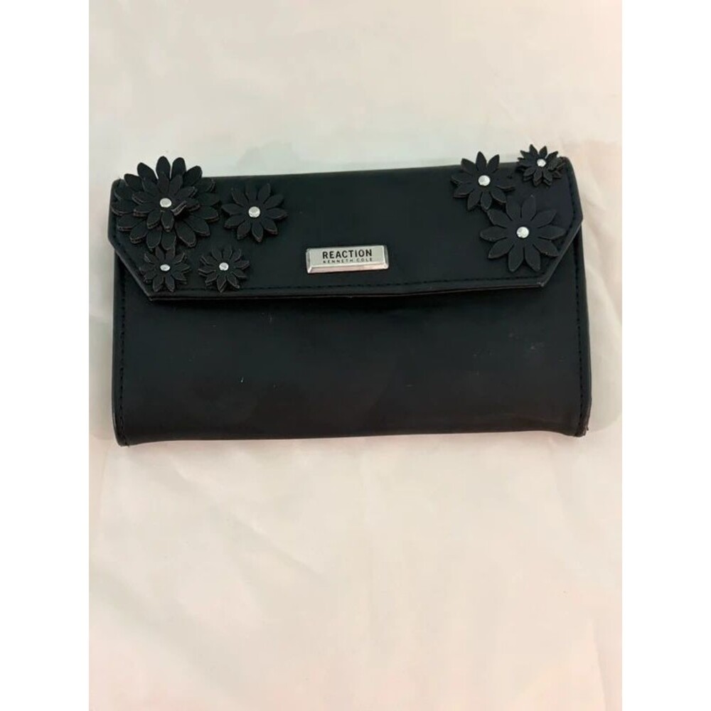 Kenneth Cole Reaction Floral Applique Continental Wallet